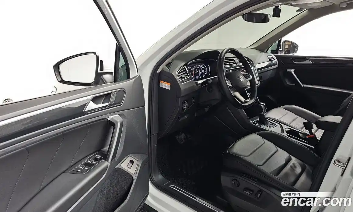 Volkswagen Tiguan 2022 2.0 гидро в Москве № 168547, фото 9