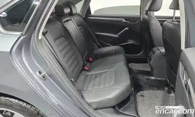 Volkswagen Passat 2018 2.0 гидро в Москве № 168870, миниатюра 12