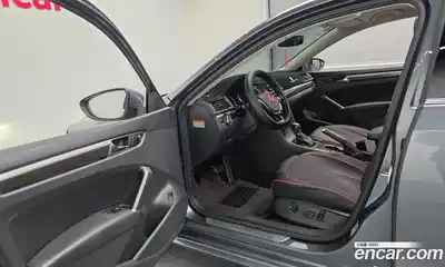 Volkswagen Passat 2018 2.0 гидро в Москве № 168870, миниатюра 10