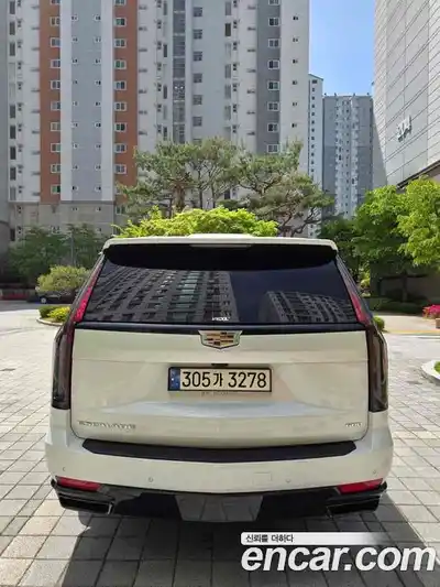 Cadillac Escalade 2023 6.2 гидро в Москве № 1922037, миниатюра 3