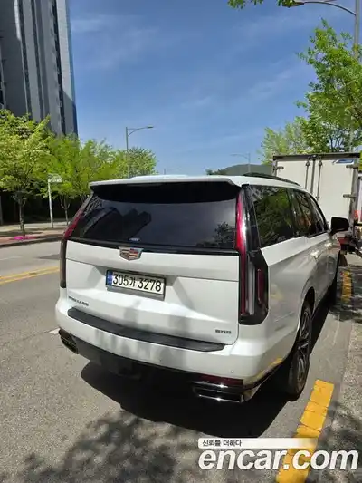 Cadillac Escalade 2023 6.2 гидро в Москве № 1922037, миниатюра 7