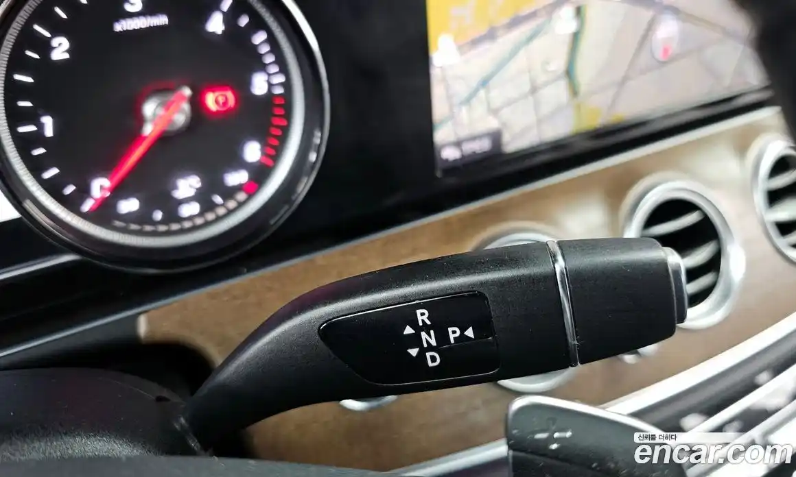 Mercedes-Benz E-Class 2018 1.9 гидро в Москве № 1981042, фото 12