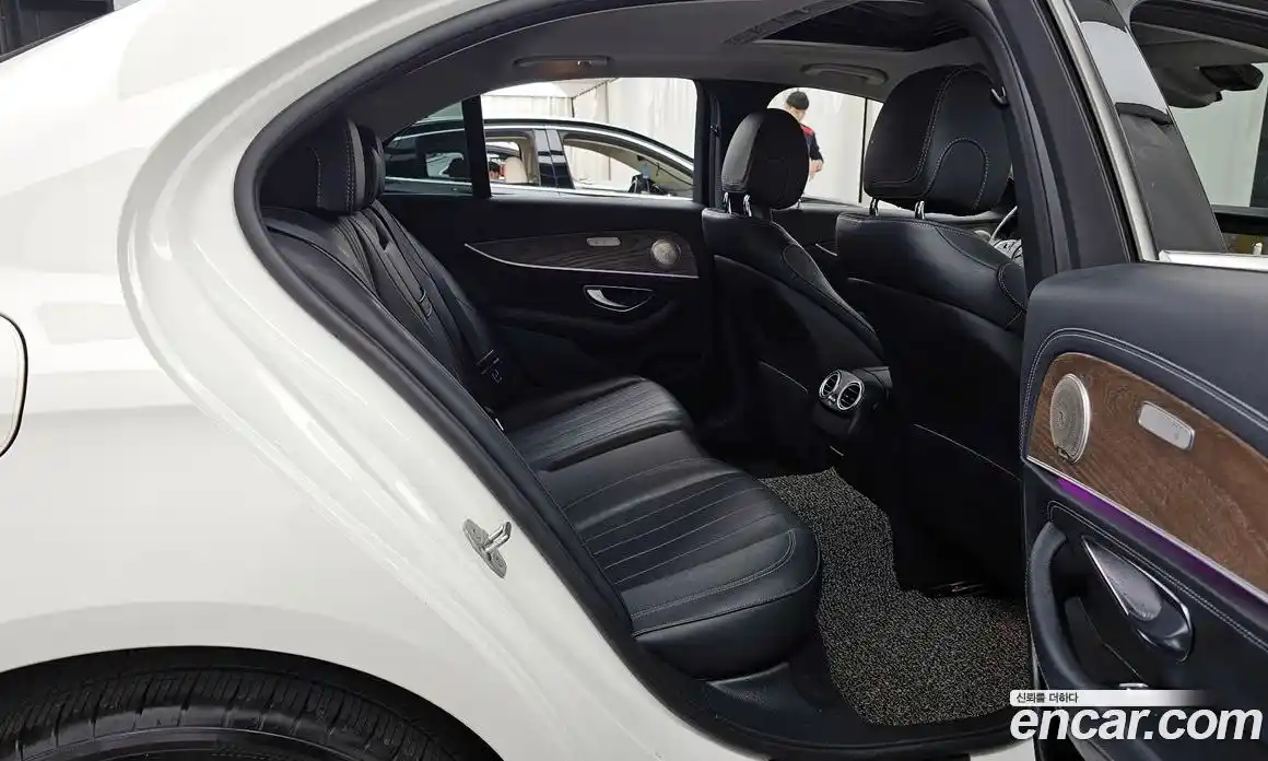 Mercedes-Benz E-Class 2018 1.9 гидро в Москве № 1981042, фото 18