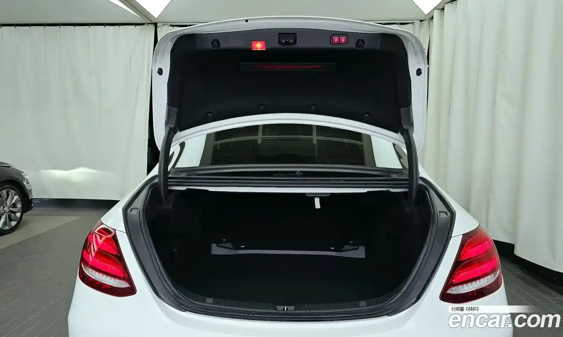 Mercedes-Benz E-Class 2018 1.9 гидро в Москве № 1981042, фото 26