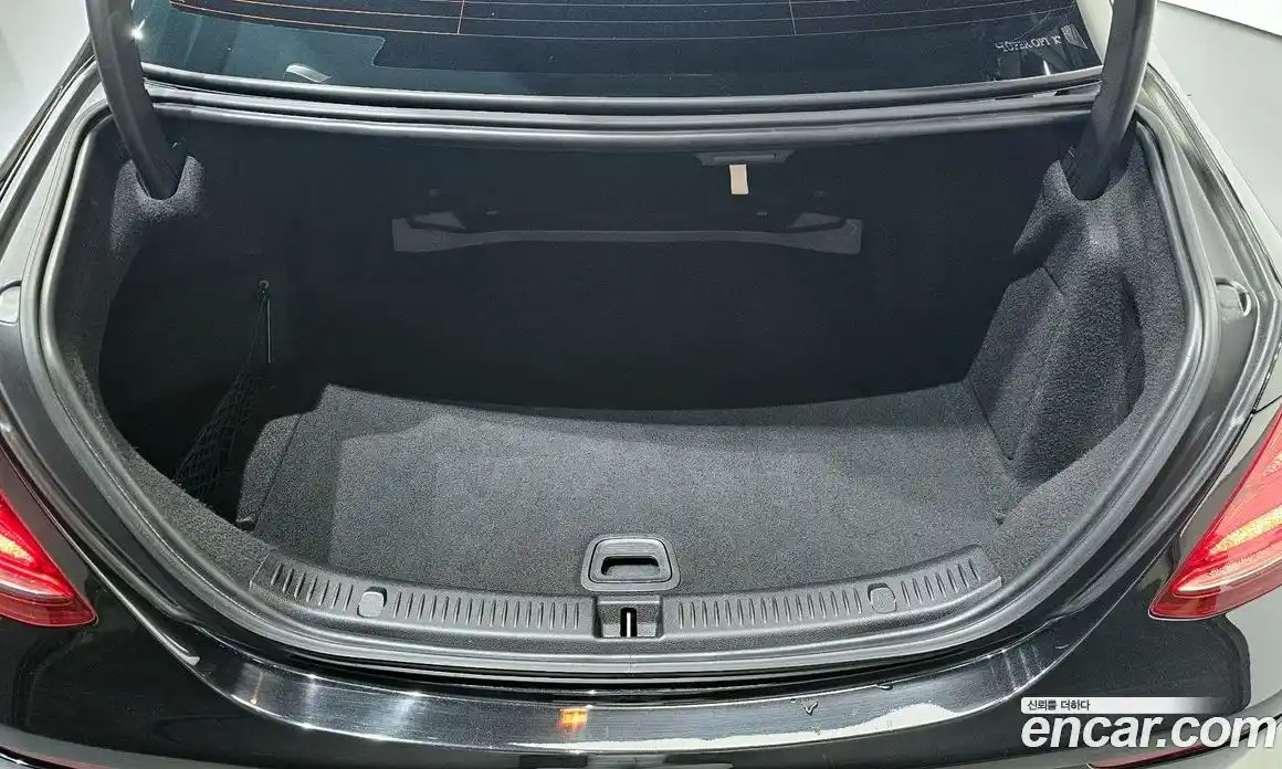 Mercedes-Benz E-Class 2017 2.0 гидро в Москве № 1981060, фото 20