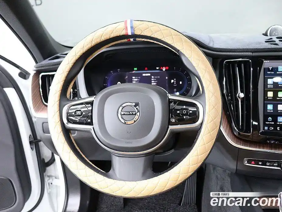 Volvo XC60 2024 2.0 гидро в Москве № 1981612, фото 9