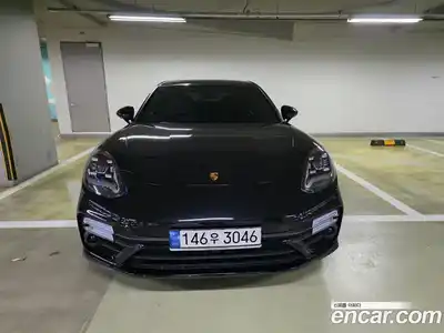 Porsche Panamera, 2023