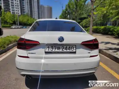 Volkswagen Passat 2018 2.0 гидро в Москве № 1982648, миниатюра 5