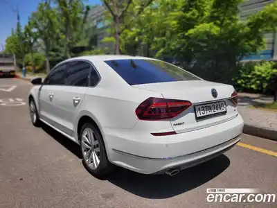 Volkswagen Passat 2018 2.0 гидро в Москве № 1982648, миниатюра 6