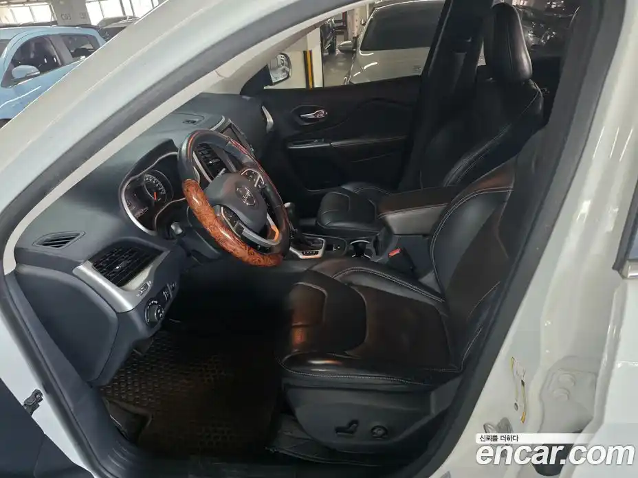 Jeep Cherokee 2015 2.0 гидро в Москве № 1982892, фото 15