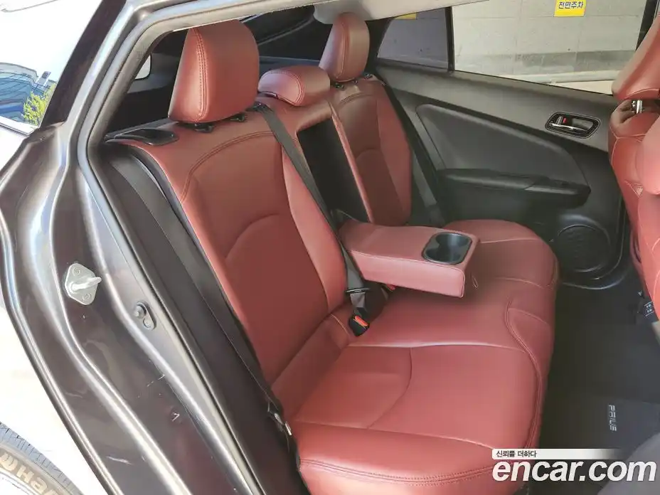 Toyota Prius 2019 1.8 гидро в Москве № 1983006, фото 16