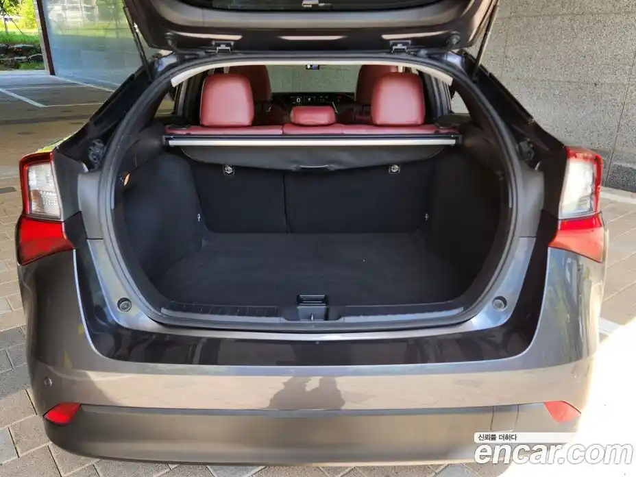 Toyota Prius 2019 1.8 гидро в Москве № 1983006, фото 18