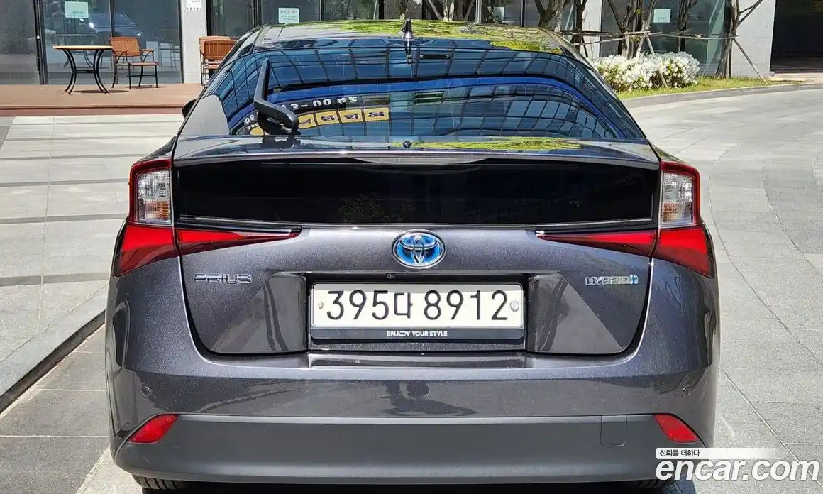 Toyota Prius 2019 1.8 гидро в Москве № 1983006, фото 3