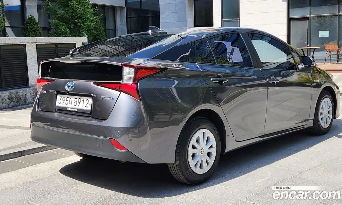 Toyota Prius 2019 1.8 гидро в Москве № 1983006, фото 4