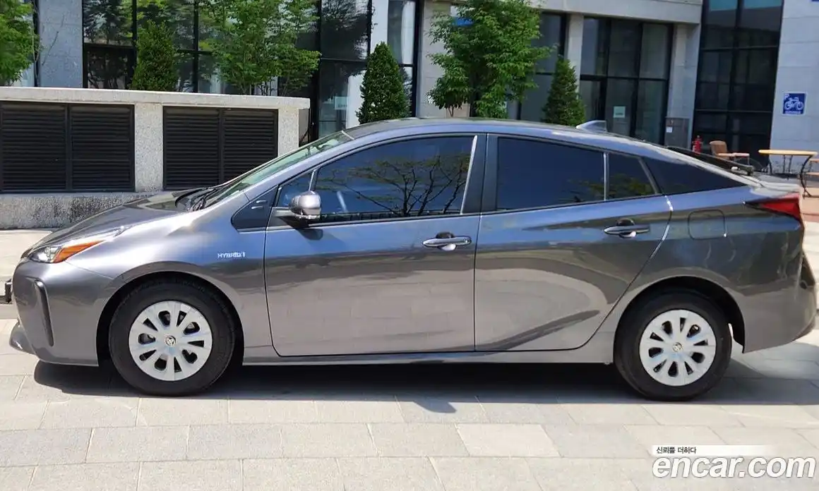 Toyota Prius 2019 1.8 гидро в Москве № 1983006, фото 6