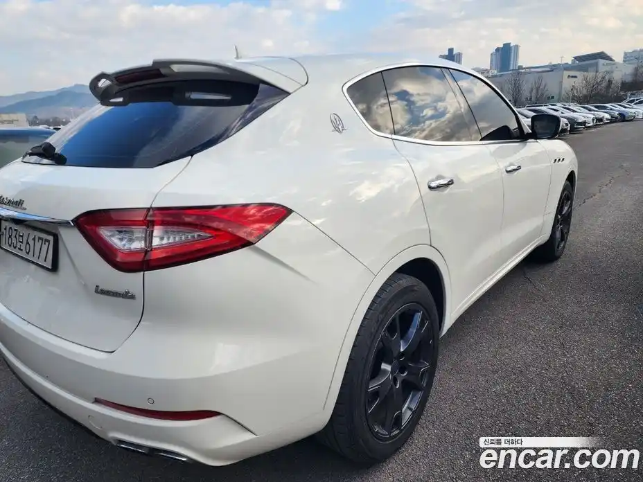 Maserati Levante 2018 3.0 гидро, фото 6