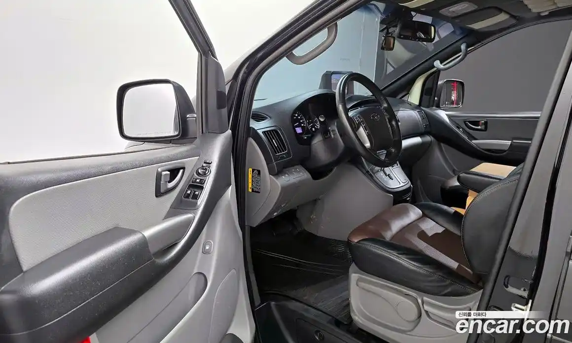 Hyundai Starex 2017 2.5 гидро в Москве № 518918, фото 11