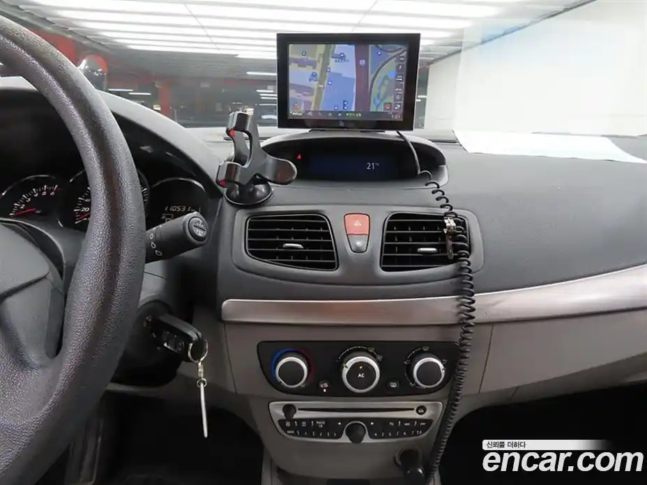 Renault SM3 2010 1.6 гидро в Москве, фото 19