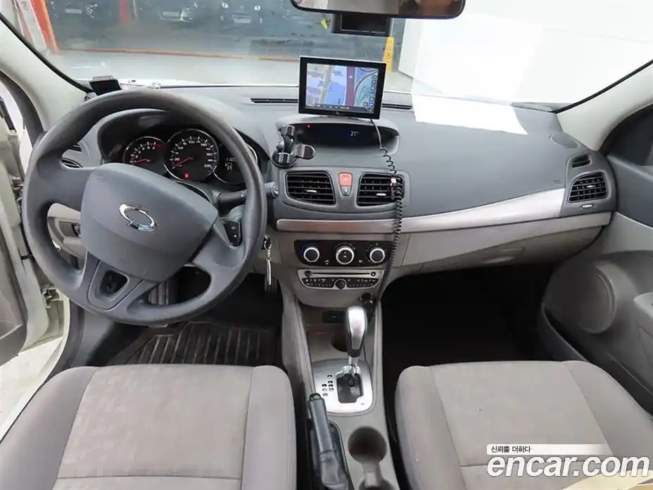 Renault SM3 2010 1.6 гидро в Москве, фото 7