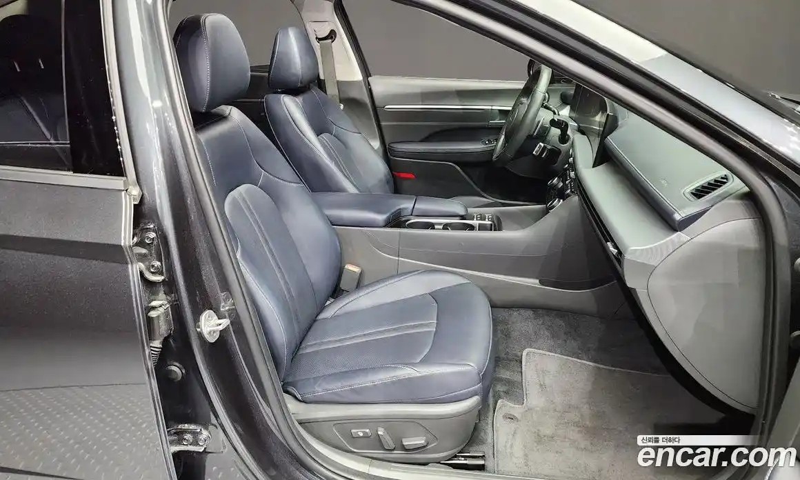 Hyundai Sonata 2023 1.6 гидро в Москве № 107975, фото 11