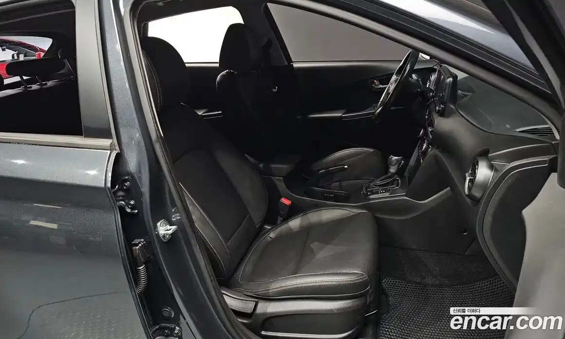 Hyundai Kona 2018 1.6 гидро в Москве № 124897, фото 10
