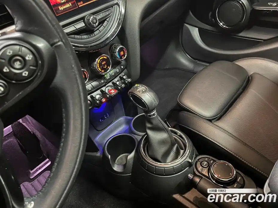 Mini Cooper 2015 2.0 гидро в Москве № 1293423, фото 15