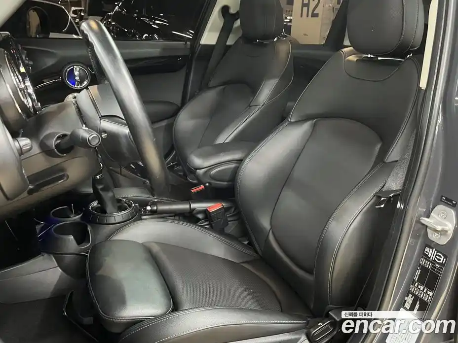 Mini Cooper 2015 2.0 гидро в Москве № 1293423, фото 16