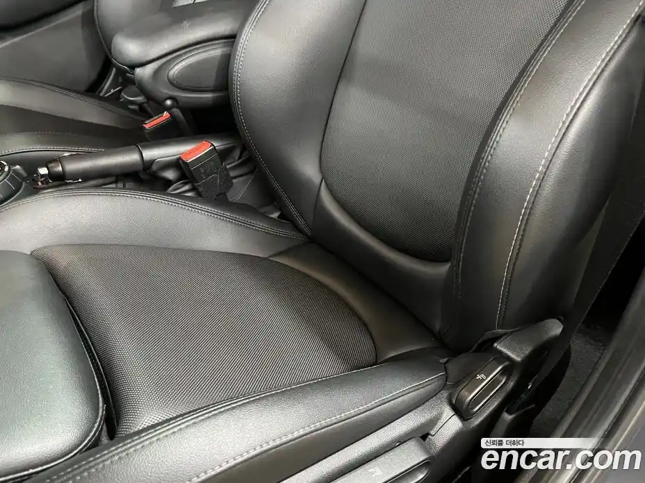 Mini Cooper 2015 2.0 гидро в Москве № 1293423, фото 17
