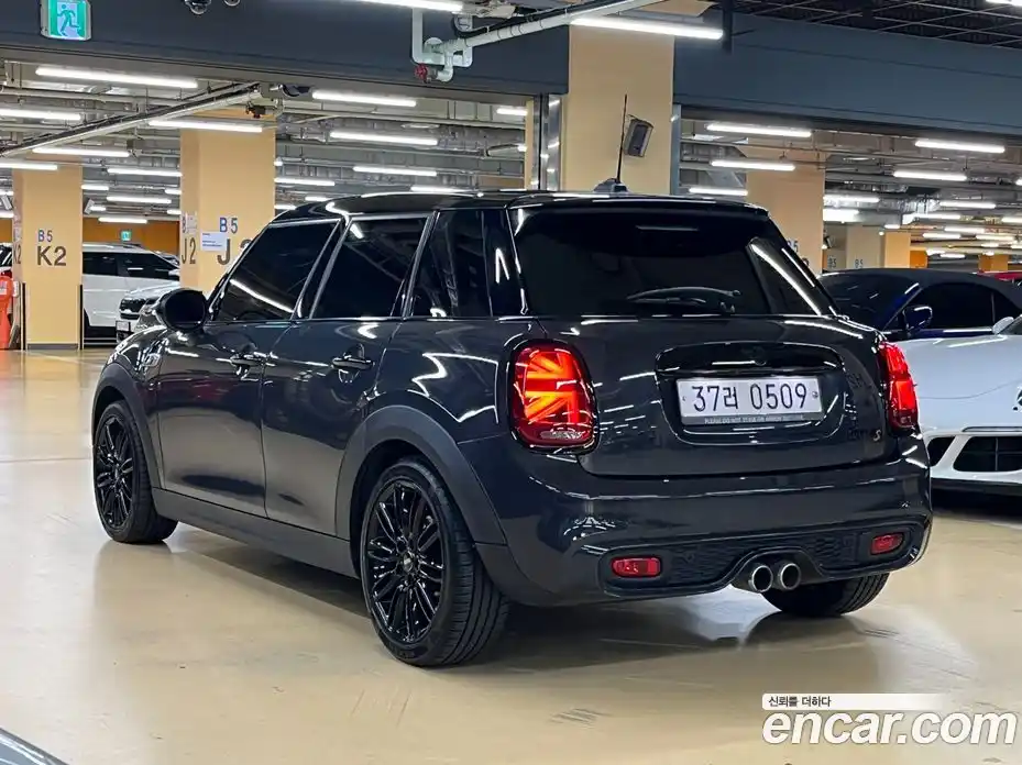 Mini Cooper 2015 2.0 гидро в Москве № 1293423, фото 7