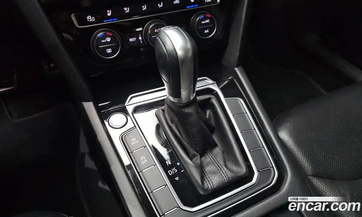 Volkswagen Arteon 2019 2.0 гидро в Москве № 169107, фото 9