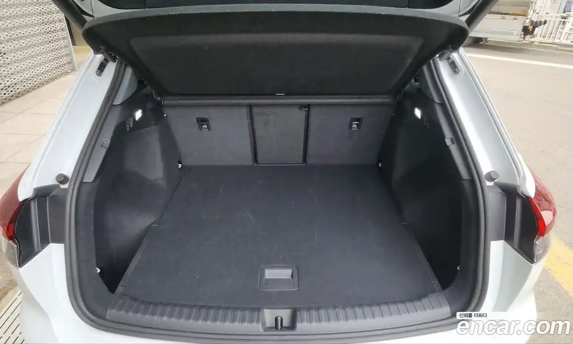 Audi Q4 e-tron 2023 0.2 гидро в Москве № 1836694, фото 17