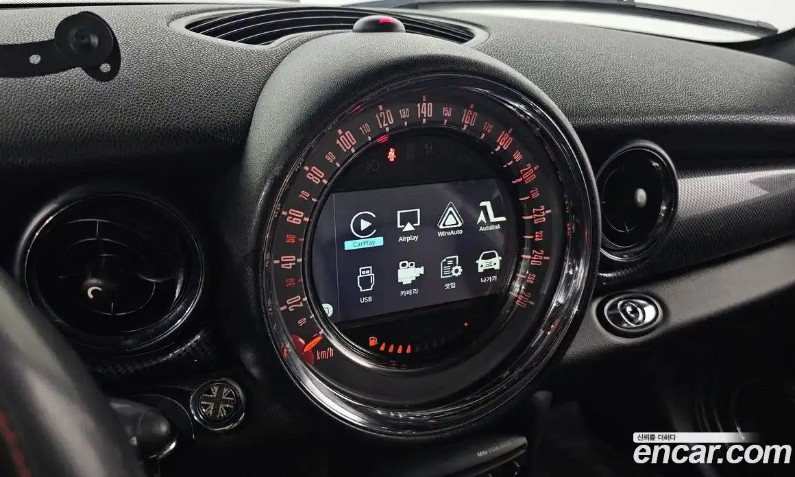 Mini Cooper Convertible 2015 1.6 гидро в Москве № 190246, фото 16