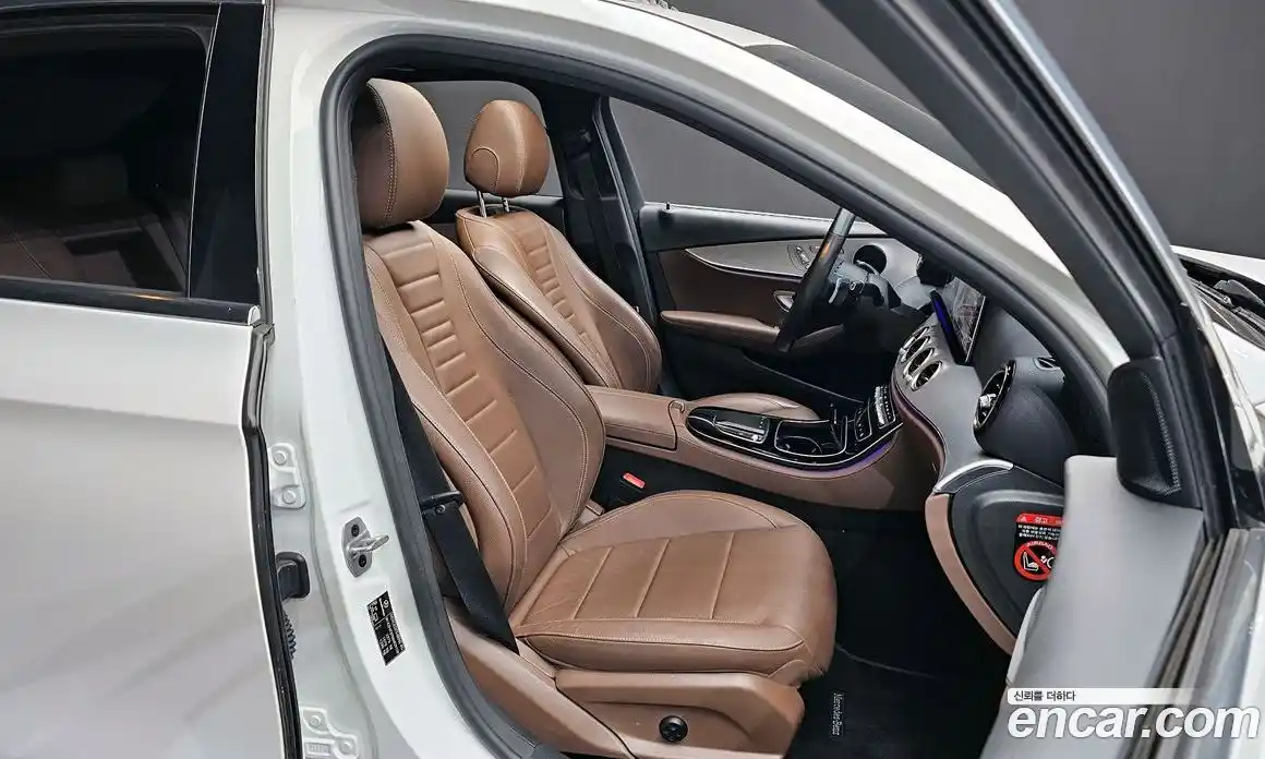 Mercedes-Benz E-Class 2021 2.0 гидро, фото 12