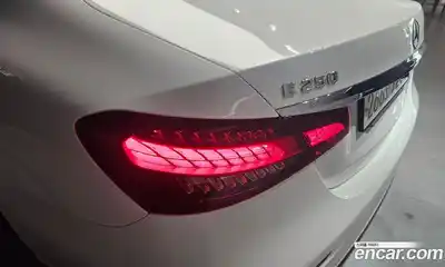 Mercedes-Benz E-Class 2021 2.0 гидро в Москве № 1981056, миниатюра 9