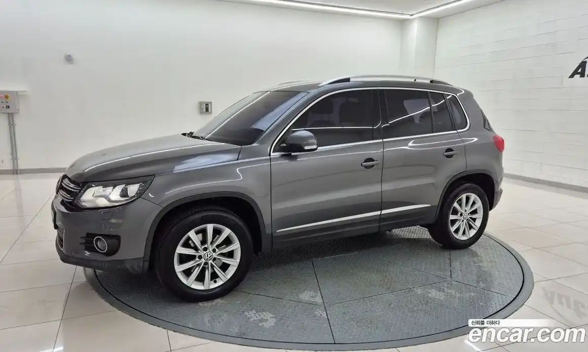 Volkswagen Tiguan 2014 2.0 гидро в Москве № 1982542, фото 20