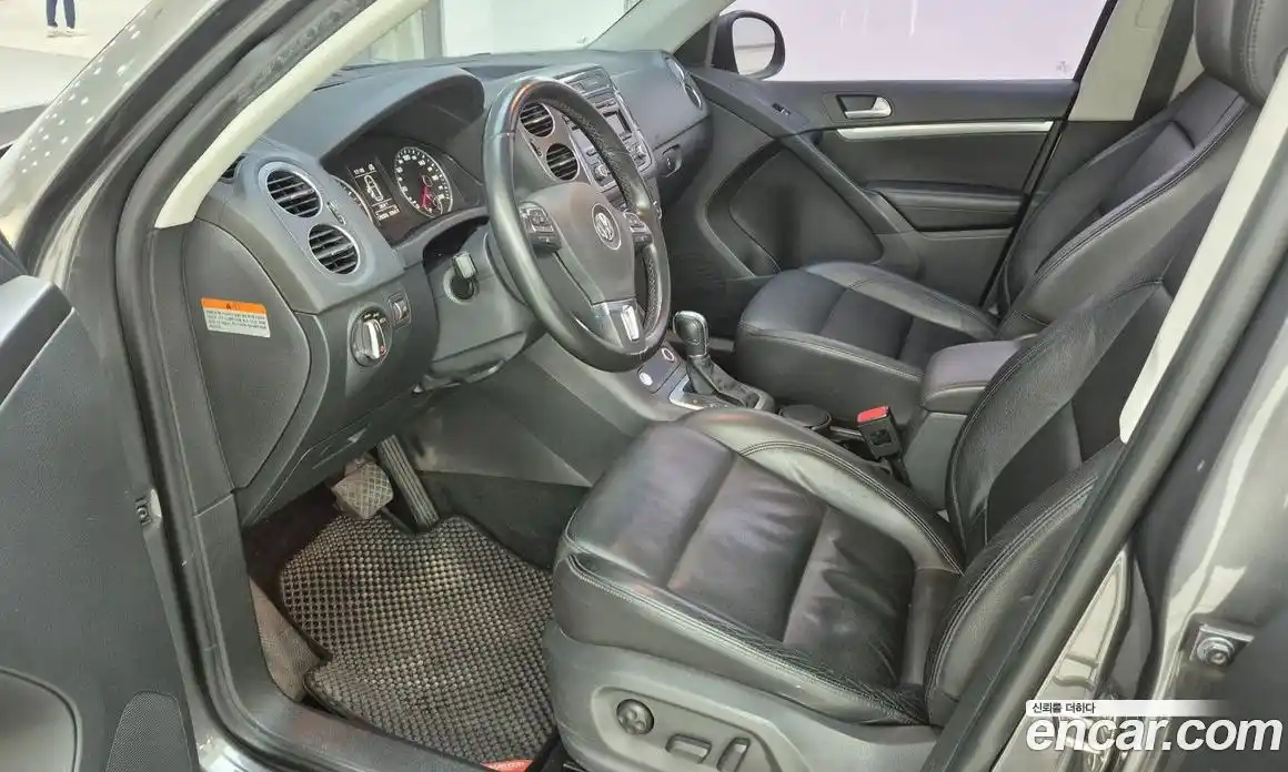 Volkswagen Tiguan 2014 2.0 гидро в Москве № 1982542, фото 8