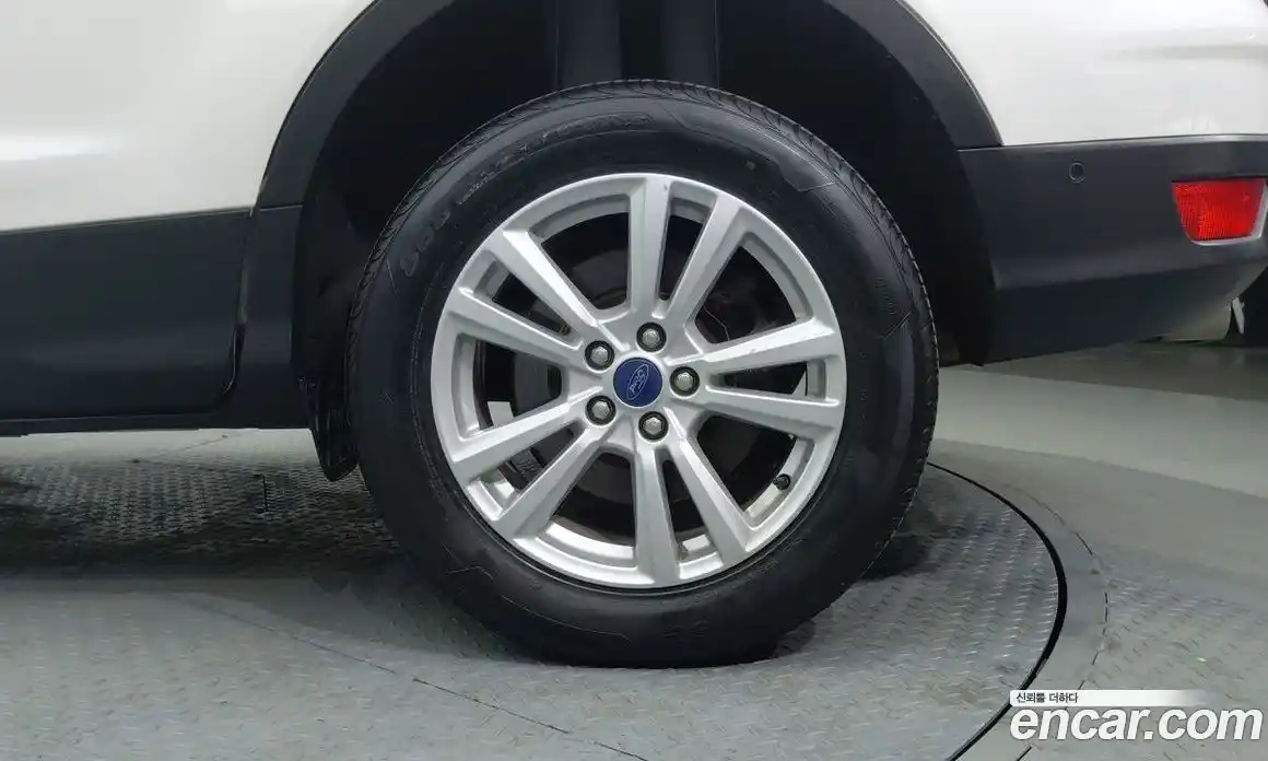 Ford Kuga 2017 2.0 гидро в Москве № 1983320, фото 11