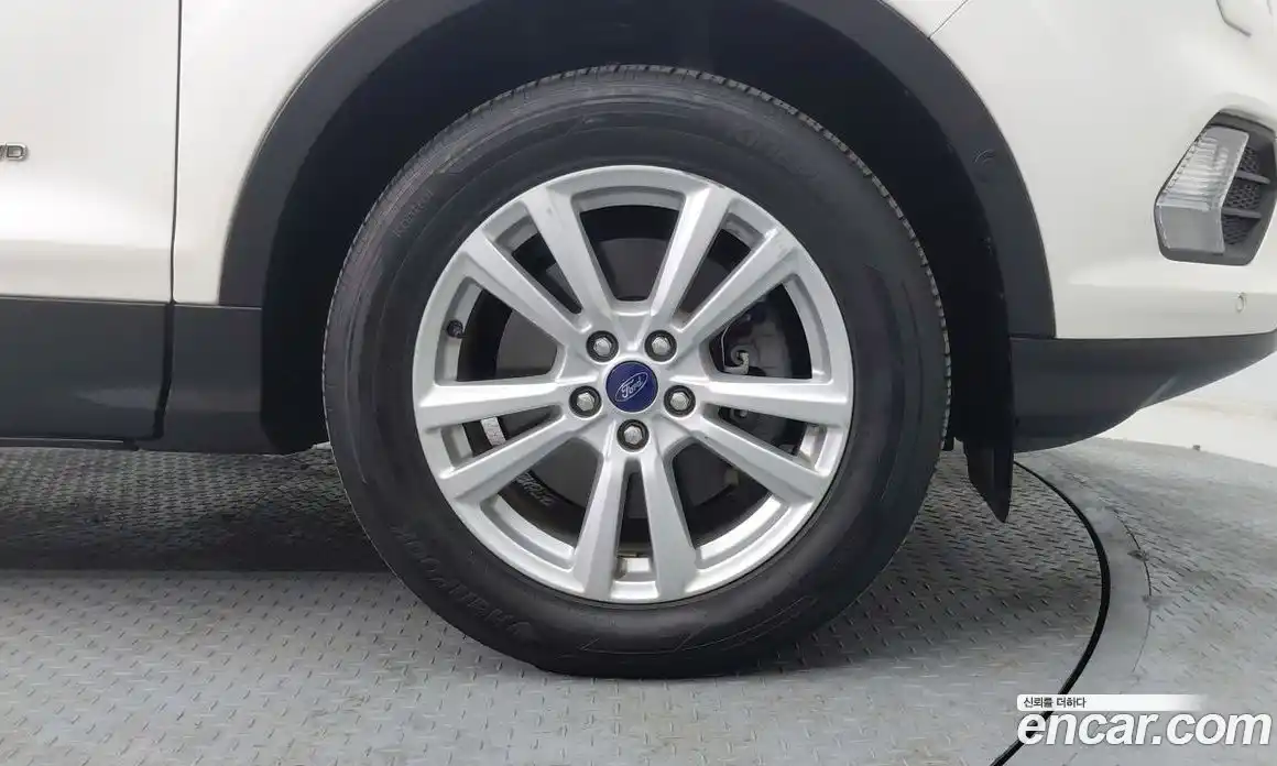 Ford Kuga 2017 2.0 гидро в Москве № 1983320, фото 12