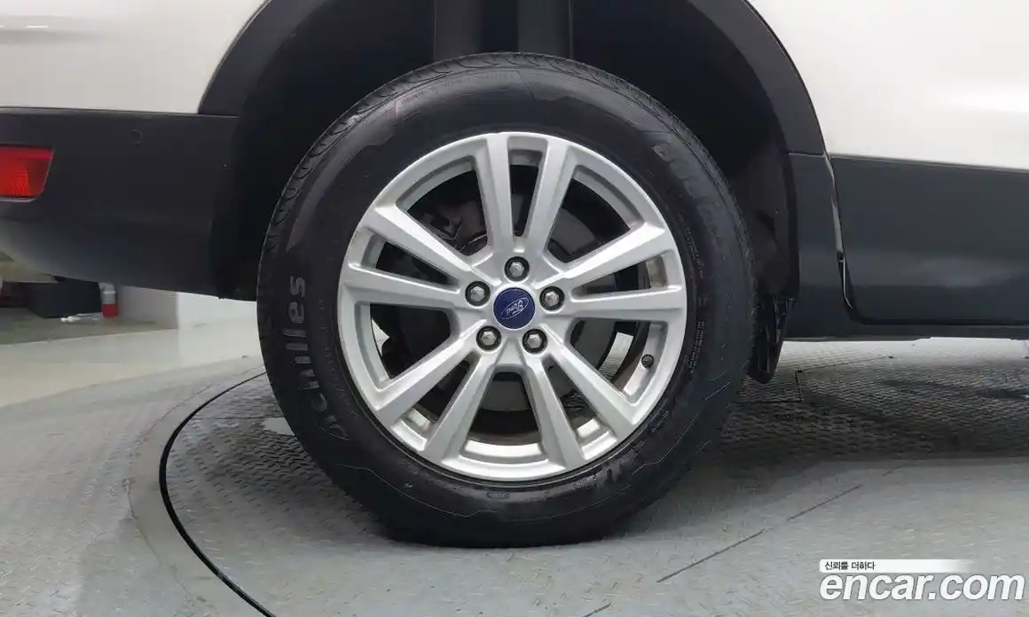 Ford Kuga 2017 2.0 гидро в Москве № 1983320, фото 13