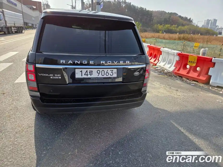 Land Rover Range-Rover 2015 4.4 гидро в Москве № 231368, фото 4