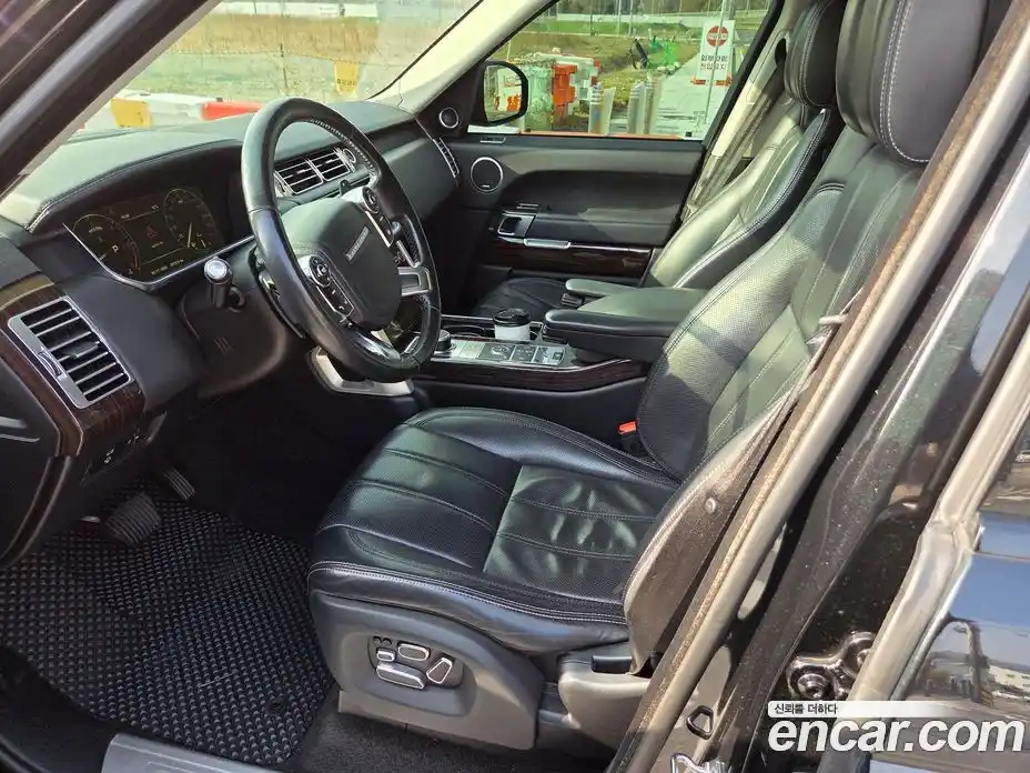Land Rover Range-Rover 2015 4.4 гидро в Москве № 231368, фото 7