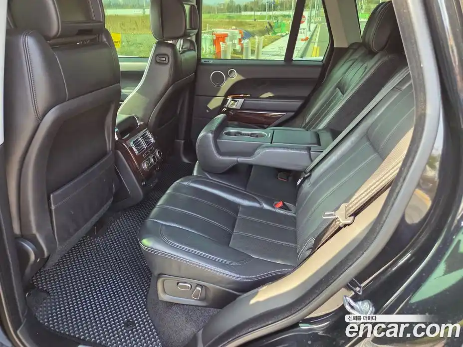 Land Rover Range-Rover 2015 4.4 гидро в Москве № 231368, фото 8