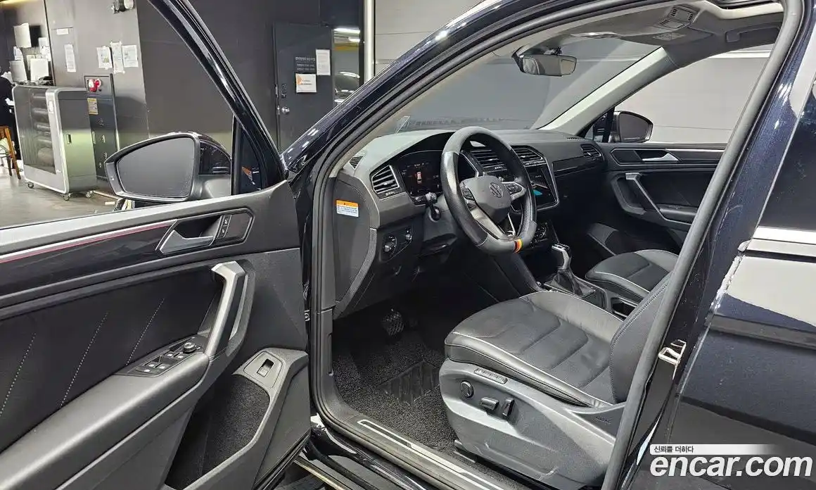 Volkswagen Tiguan 2022 2.0 гидро в Москве № 232064, фото 11