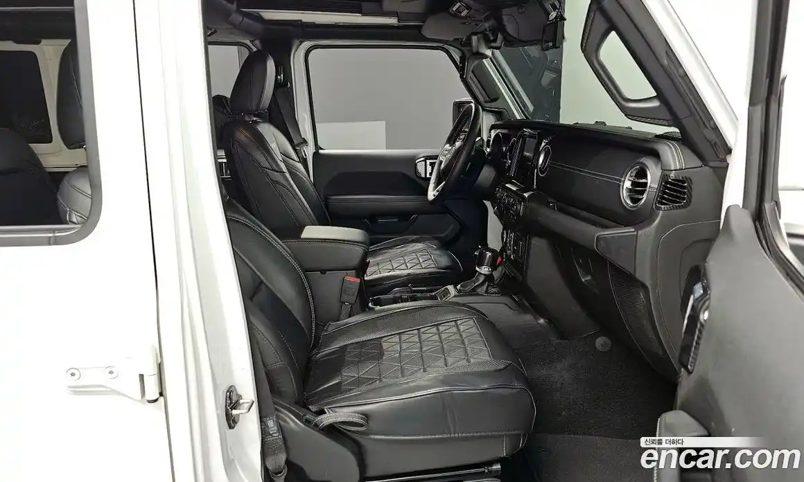 Jeep Wrangler 2023 2.0 гидро в Москве № 232333, фото 11