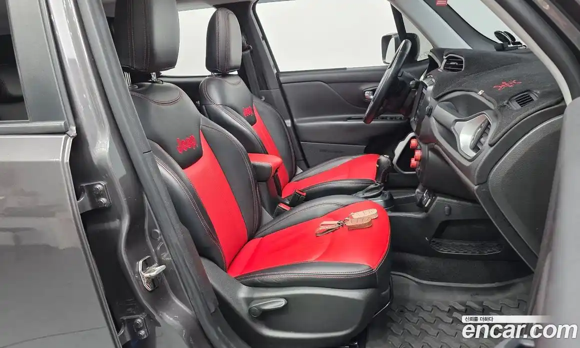 Jeep Renegade 2018 2.4 гидро в Москве № 232698, фото 11