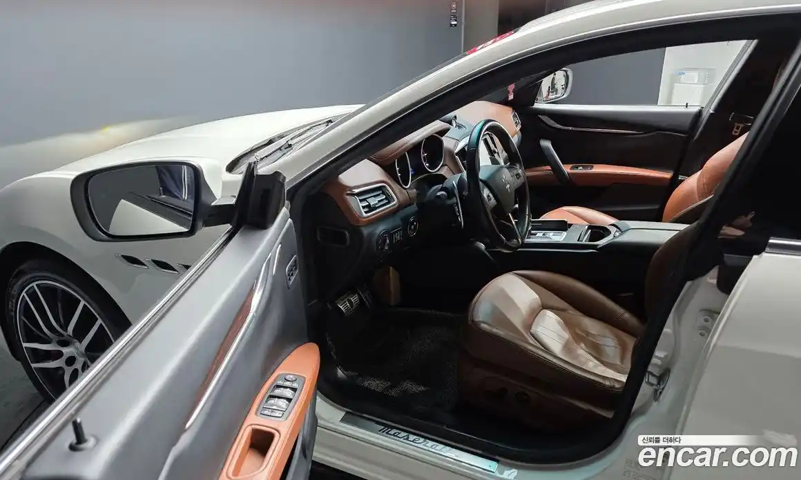 Maserati Ghibli 2016 3.0 гидро, фото 11