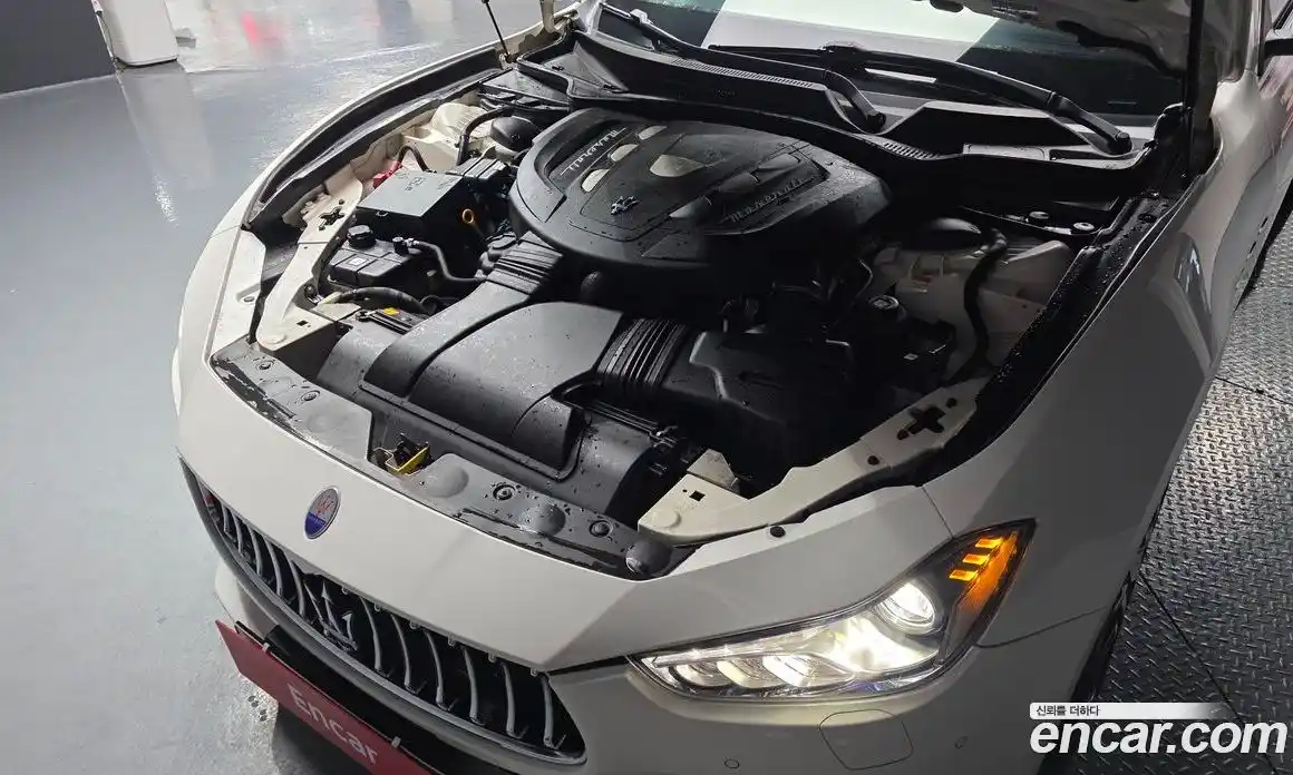 Maserati Ghibli 2016 3.0 гидро, фото 6