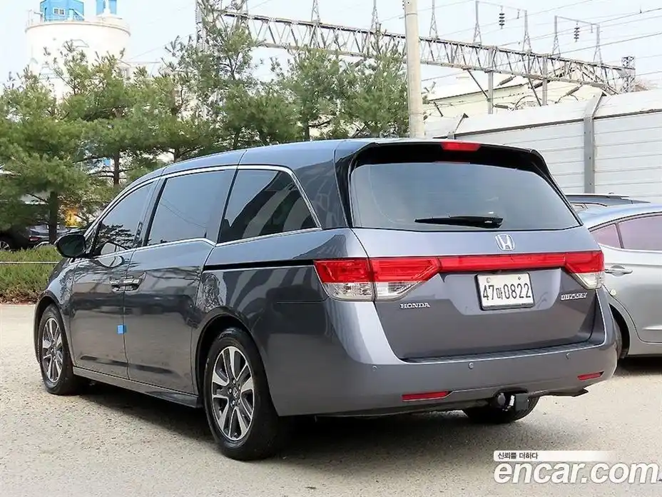 Honda Odyssey 2016 3.5 гидро в Москве № 402656, фото 3