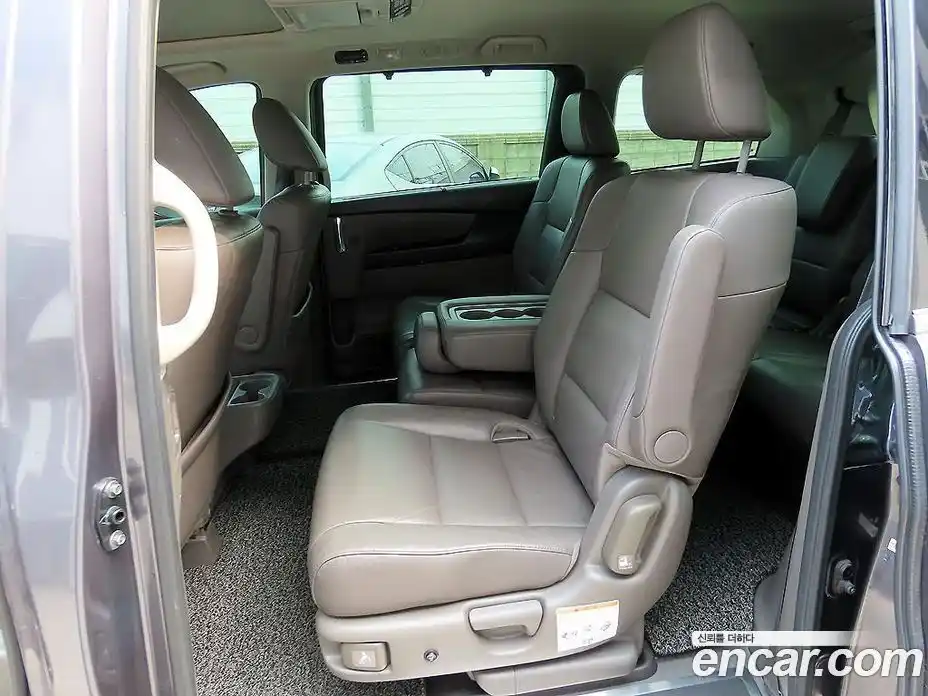 Honda Odyssey 2016 3.5 гидро в Москве № 402656, фото 6