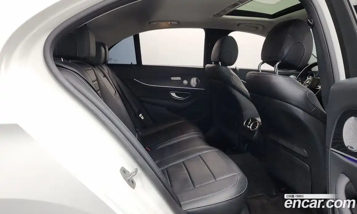 Mercedes-Benz E-Class 2020 2.0 гидро, фото 12
